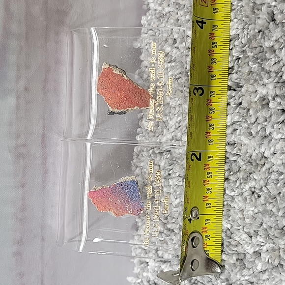 Genuine Piece of the Berlin Wall in an Acrylic Display the Left One - Picture 2 of 5